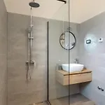 Esire * Póla