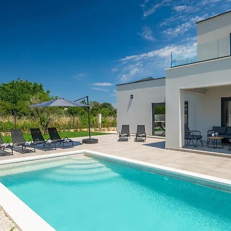 Holiday home Esire *