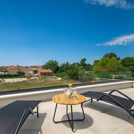 Holiday home Esire Pula