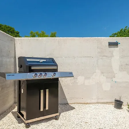 Ferienhaus Esire Pula