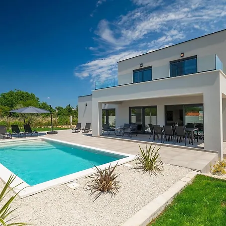 Holiday home Esire *