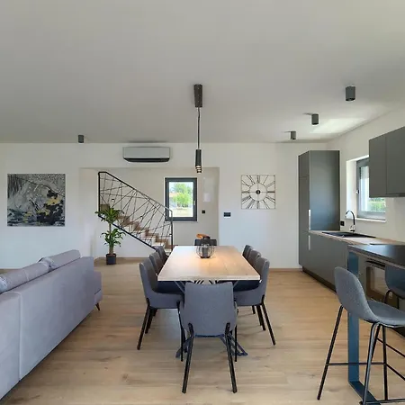 Esire Ferienhaus Pula