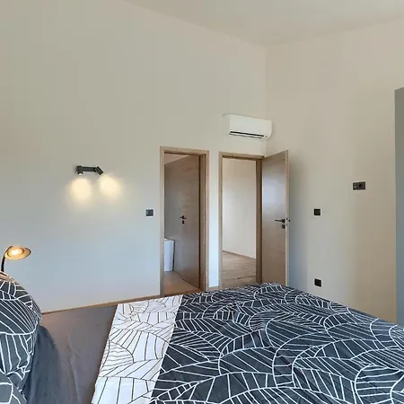Holiday home Esire *