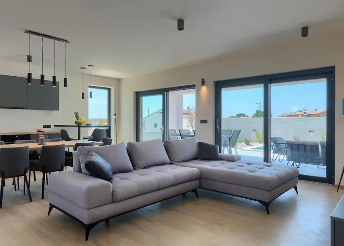 Tatil Evi Esire Pula